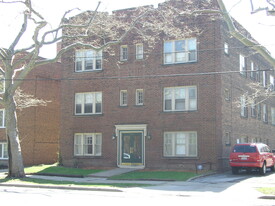 2660 Mayfield Rd, Unit 9 Apartamentos