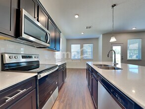 27581 St Andrews Ave in Wesley Chapel, FL - Building Photo - Building Photo