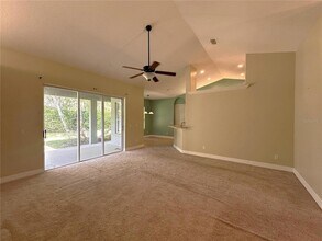 30 Wild Fern Ln in Ormond Beach, FL - Foto de edificio - Building Photo