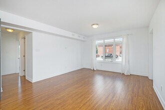 368 Tillbury Ave in Ottawa, ON - Building Photo - Building Photo