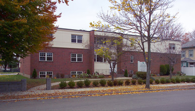 Greenleaf Place in Quincy, MA - Foto de edificio - Building Photo