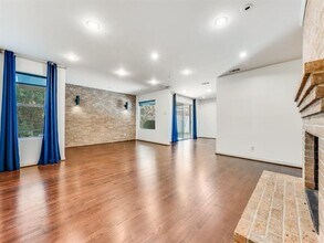 3553 Northwest Pkwy in Dallas, TX - Building Photo - Building Photo