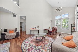 2227 Avalon Ct S in Buffalo Grove, IL - Foto de edificio - Building Photo