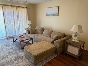 8513 Dominican Ct in Ft. Myers, FL - Foto de edificio - Building Photo