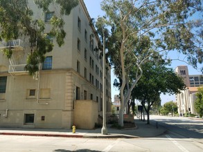 Centennial Place in Pasadena, CA - Foto de edificio - Building Photo