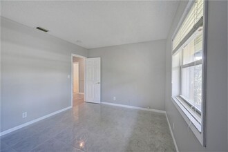 7785 W Country Club Blvd in Boca Raton, FL - Building Photo - Building Photo