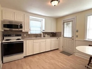 1715 Carew St in Springfield, MA - Building Photo - Building Photo