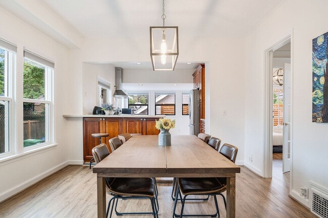 2403 7th Ave W in Seattle, WA - Building Photo - Building Photo