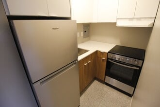 The Savoy Annex - Oaklyn, NJ in Oaklyn, NJ - Building Photo - Interior Photo