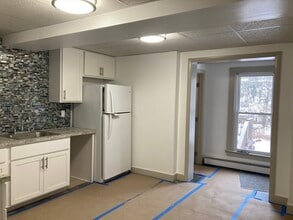 32 W Main St in Marlborough, MA - Building Photo - Building Photo