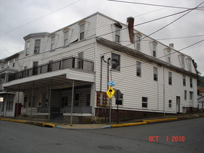 143 Market St in Williamstown, PA - Building Photo - Building Photo