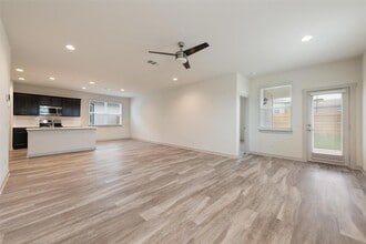 220 Deserti Rd in Leander, TX - Building Photo - Building Photo
