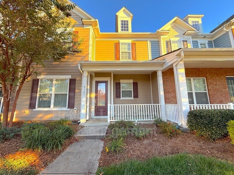 9307 Gladden Hill Ln in Pineville, NC - Building Photo