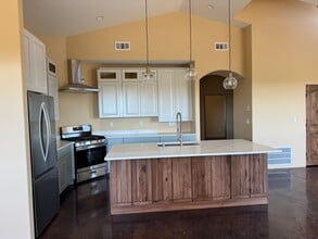 1 Bonita Vista Ct in Cedar Crest, NM - Building Photo - Building Photo