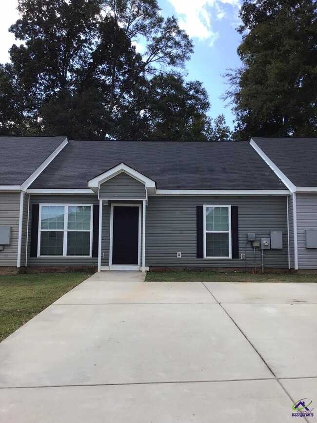 property at 108 Pershing Pl Ct