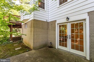 1646 Montmorency Dr in Vienna, VA - Building Photo - Building Photo