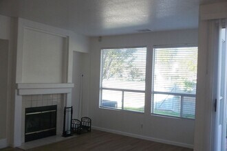 3417 W Island Ct in Elk Grove, CA - Building Photo - Building Photo