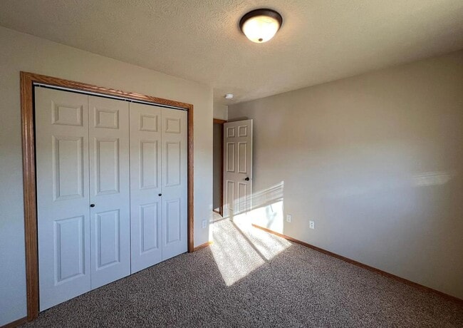 3604 W 93rd St in Sioux Falls, SD - Building Photo - Building Photo