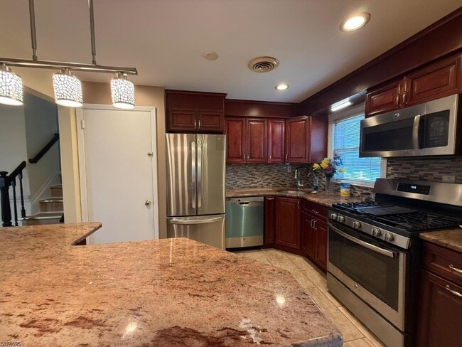 439 Morristown Rd in Linden, NJ - Building Photo - Building Photo