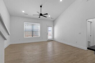 717 Sun Meadows Loop in Centerton, AR - Building Photo - Building Photo