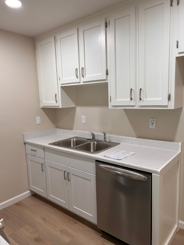 6618 Nielsen Way in Sacramento, CA - Building Photo - Building Photo