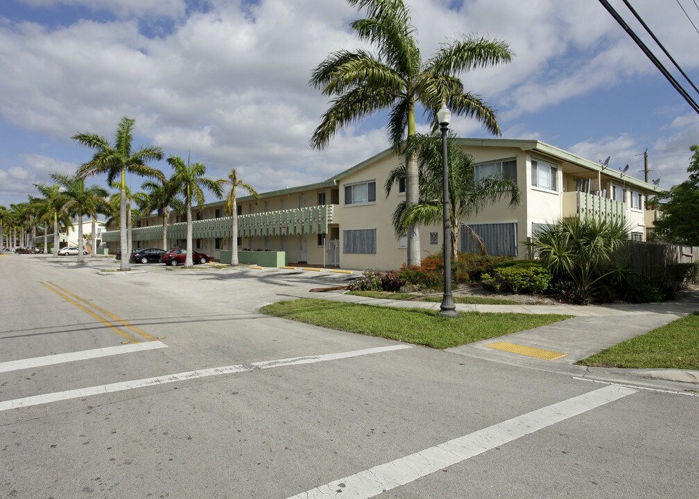 Olas Azules in North Miami Beach, FL - Building Photo