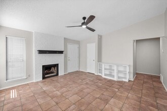 1108 Fairhaven Dr in Mansfield, TX - Building Photo - Building Photo