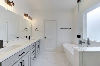 1102 Paul Quinn St, Unit #B in Houston, TX - Foto de edificio - Building Photo
