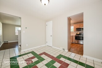 320 Marbury Dr in Irwin, PA - Building Photo - Building Photo