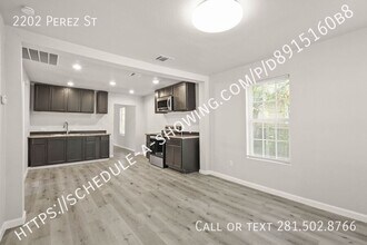2202 Perez St in San Antonio, TX - Building Photo - Building Photo