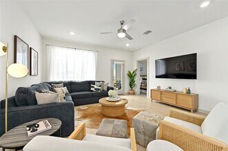 2300 Ranier Ct in Austin, TX - Building Photo - Building Photo