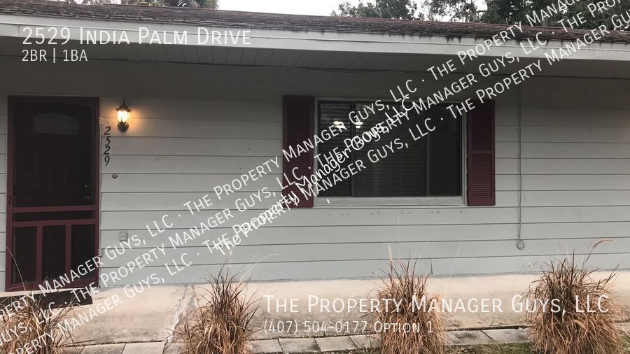 2529 India Palm Dr in Edgewater, FL - Building Photo