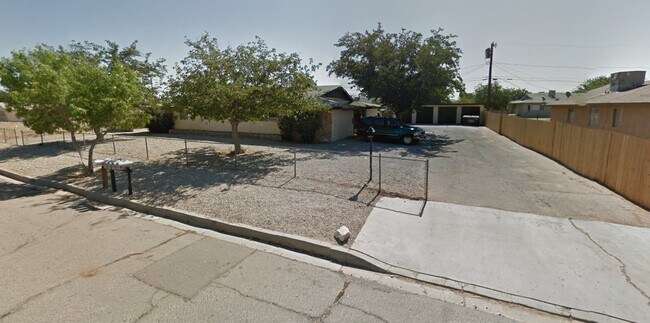 18241 Larkspur Rd, Unit 1 in Adelanto, CA - Building Photo - Building Photo