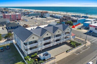 18 Sheridan Ave, Unit 3 in Seaside Heights, NJ - Foto de edificio - Building Photo