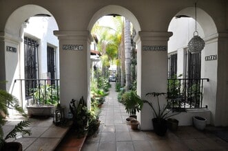 1417 S Crescent Heights Blvd in Los Angeles, CA - Building Photo - Building Photo