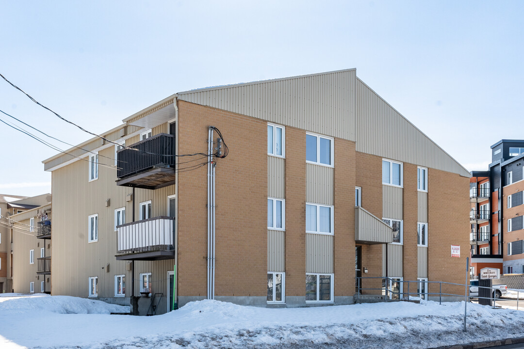 5100 Saint-Georges St in Lévis, QC - Building Photo