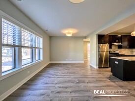 916 Crain St in Evanston, IL - Building Photo