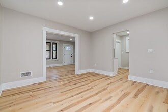 232 St Clair St in Bridgeville, PA - Foto de edificio - Building Photo