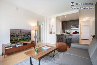899 Pine St in San Francisco, CA - Foto de edificio - Building Photo