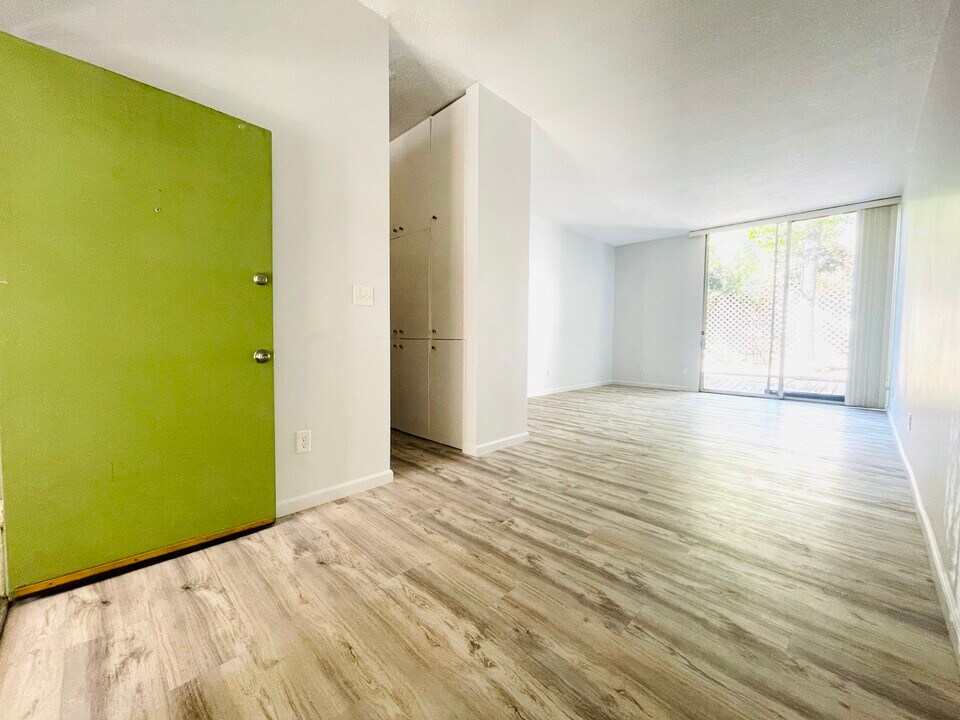 2000 Ivar Ave in Los Angeles, CA - Foto de edificio