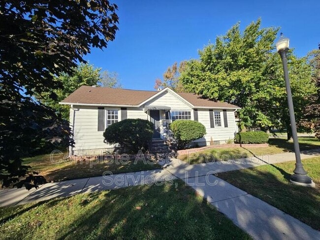 property at 1424 Parkview Ave