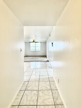 3910 Crystal Lake Dr, Unit 301 in Deerfield Beach, FL - Building Photo - Building Photo