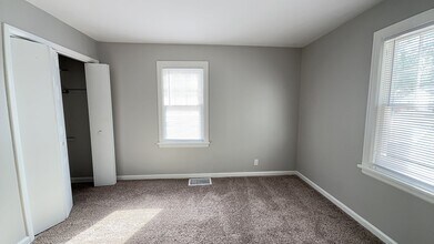 2302 S Hackley St in Muncie, IN - Building Photo - Building Photo