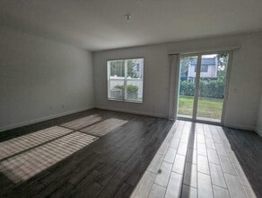 4351 Pond Lily Ln in Greenacres, FL - Foto de edificio - Building Photo