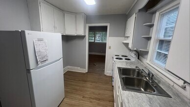 1351 Waverly Ave in Florence, SC - Building Photo - Building Photo