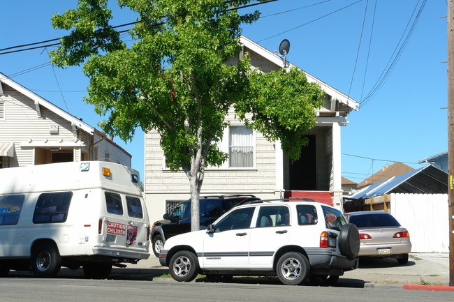 4111-4111A Adeline St in Emeryville, CA - Building Photo - Building Photo