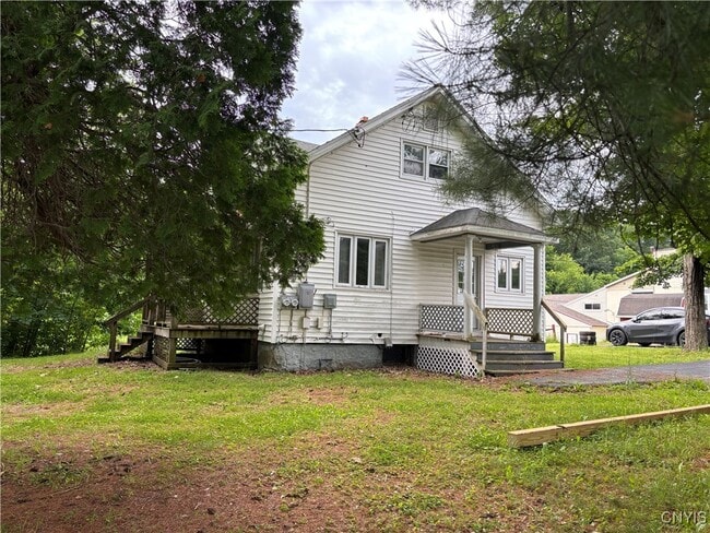 10513 Cosby Manor Rd in Utica, NY - Building Photo - Building Photo