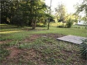 1007 E Mcintosh Rd in Griffin, GA - Building Photo - Building Photo