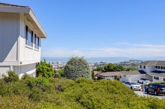 1260 Encina Dr in Millbrae, CA - Building Photo - Building Photo