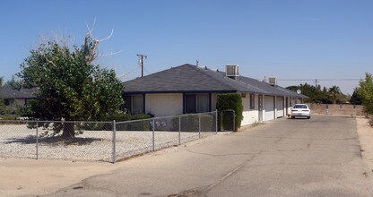 21090 Multnomah Rd in Apple Valley, CA - Building Photo - Building Photo